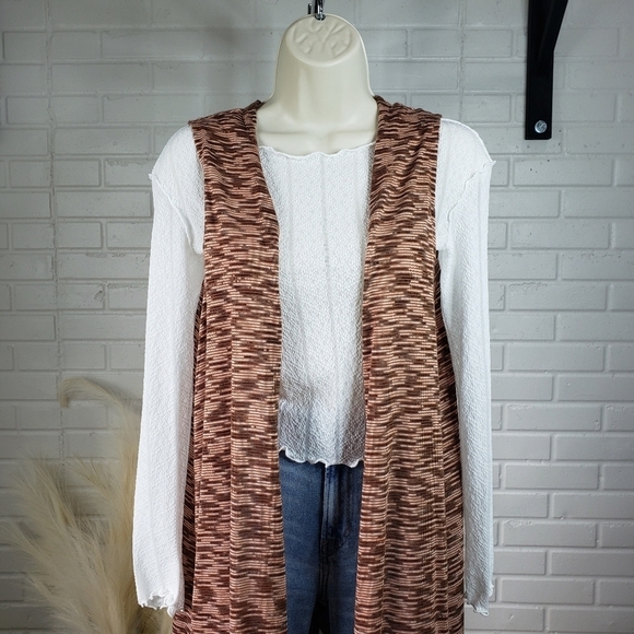 CL🚨 LuLaRoe Marled Cardigan Duster Vest size Medium Brown Cream Gray - Picture 8 of 9